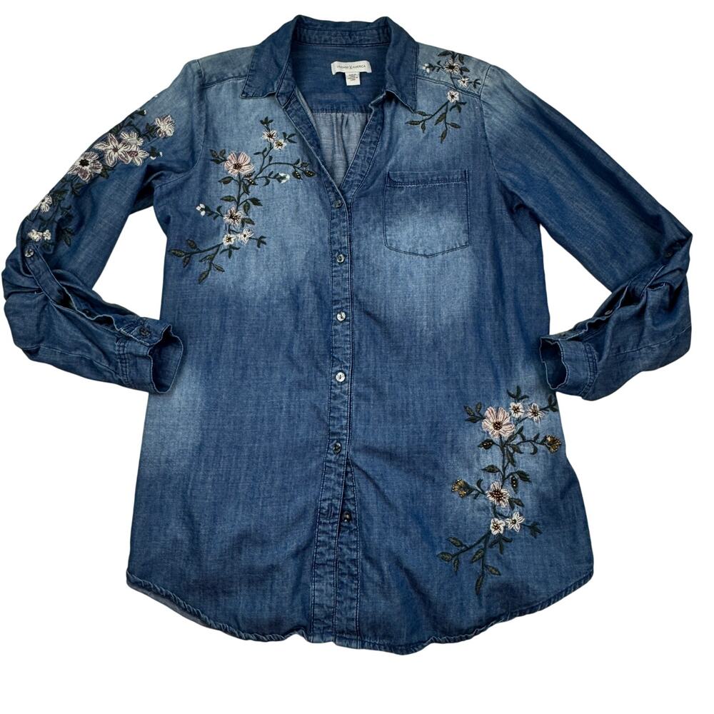 Vintage X America Soft Chambray Floral Embroidered Button Down Top Women's Small - Picture 1 of 8